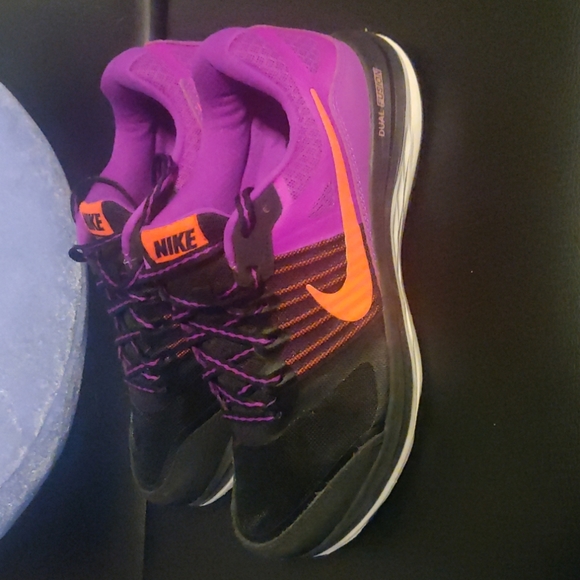 Nike Shoes - NIKE DUAL FUSION X